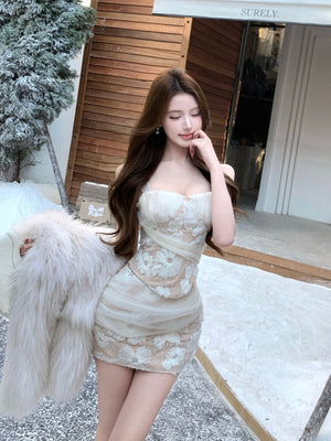 Sexy Two-piece Set: 3D Floral Camisole Top, Fitted Waist And Hip-hugging Mini Skirt