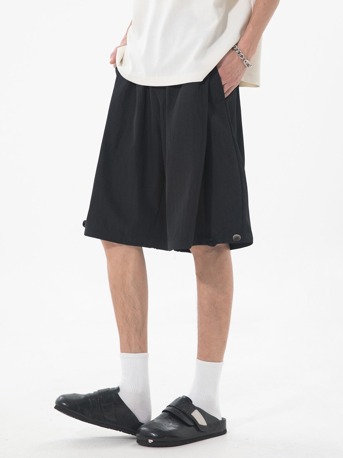 Slight Wrinkles Gathering Straight-fit Five Points Dress Pants Shorts