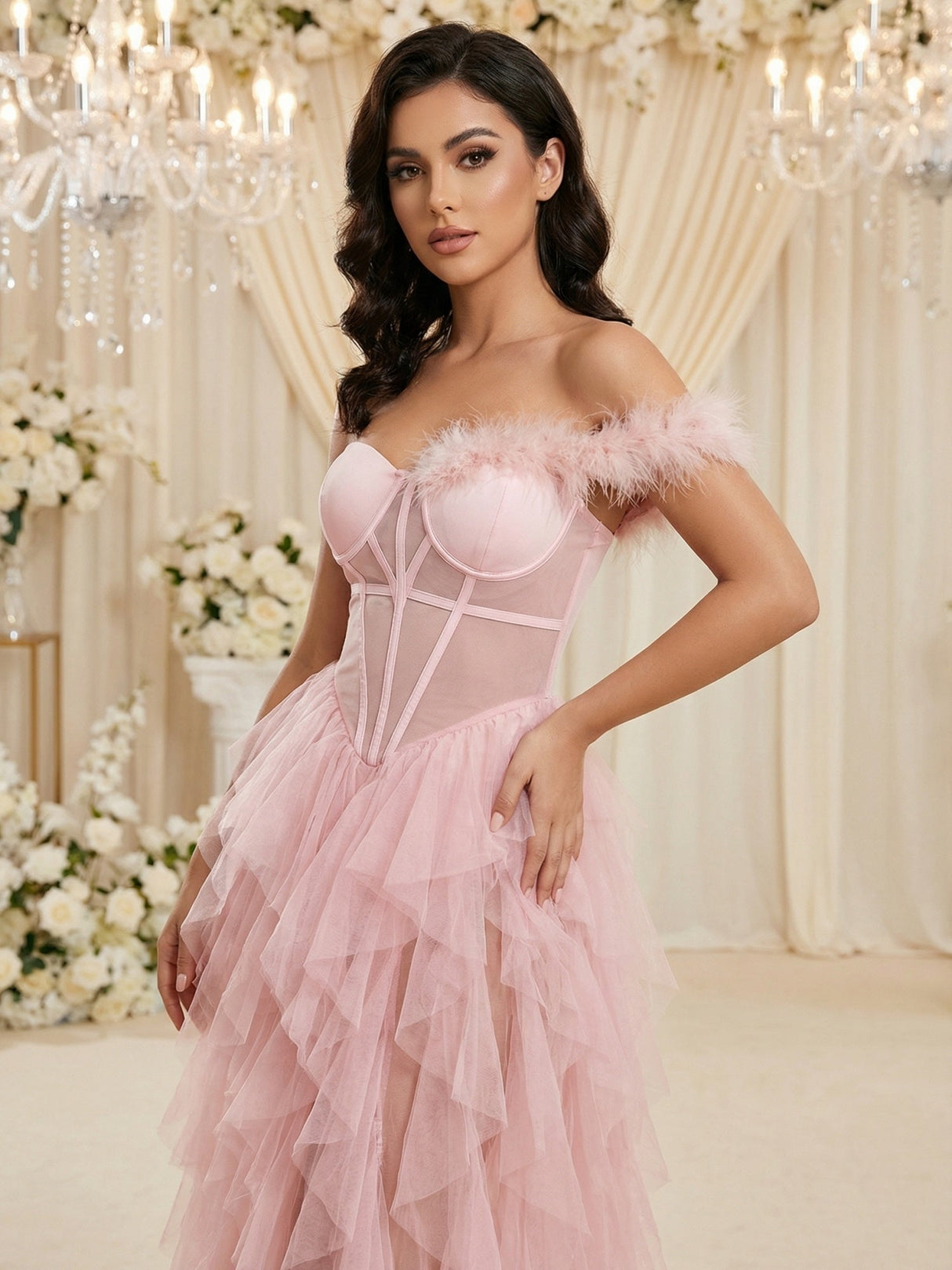 Ärmelloses, trägerloses Top mit Federapplikationen, durchsichtige Maxikleider aus Mesh