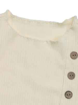 Body moulant à boutons et passepoils