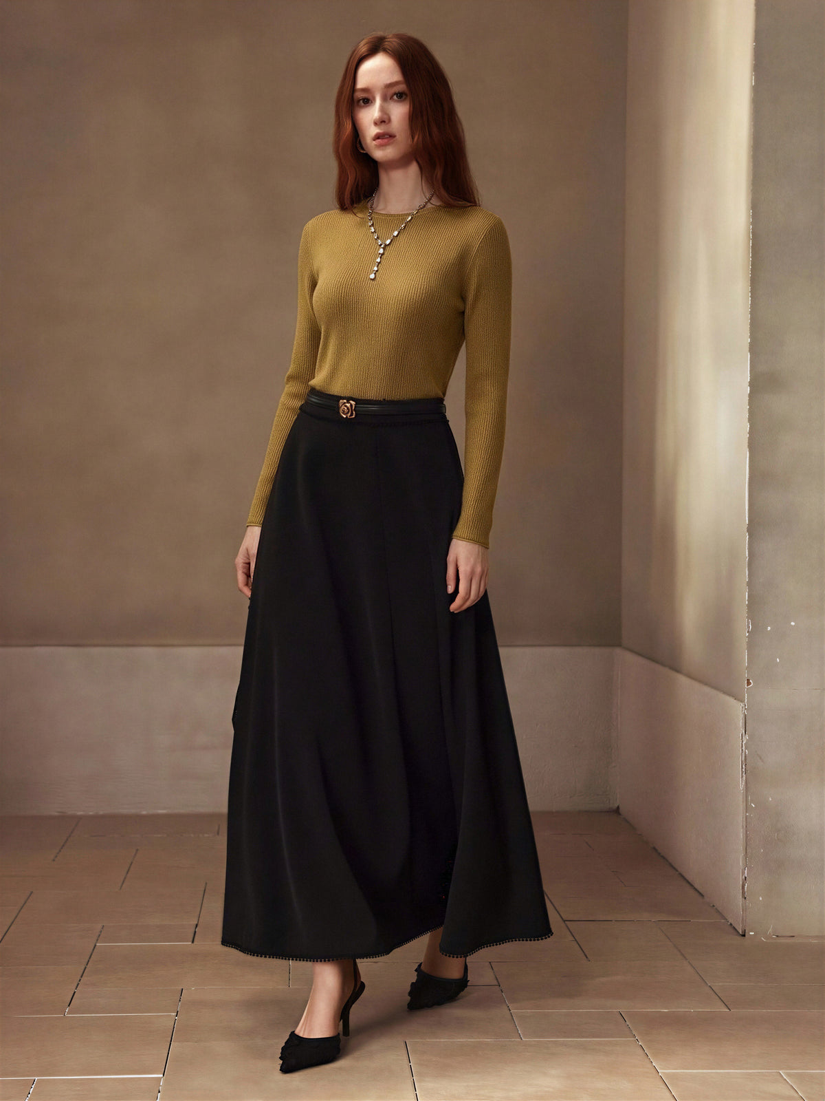 One-piece Seamless Crew Neck Pullover Sweater