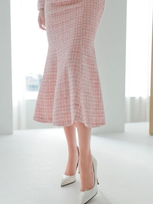 Elegant Two-piece Set: Sophisticated Jacket, Stylish Bodycon Fishtail Skirt, And Chanel-inspired Silhouette.