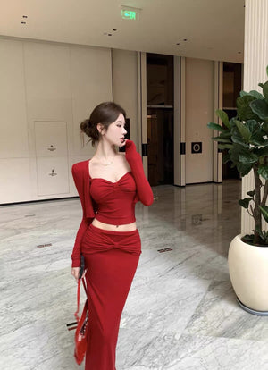 [Three-piece Set Including Bra Pads] Stunning Red Cardigan Camisole Skirt Set