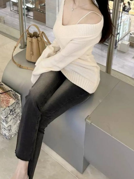 Slim-fitting Knit Sweater
