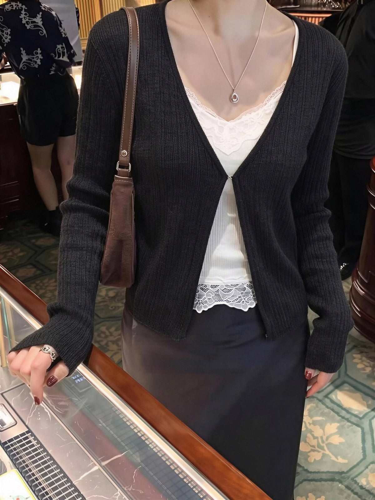Wool V Single-button Short Knit Cardigan