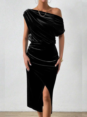 Velvet Sloping Shoulders Pleated Midi Dresses