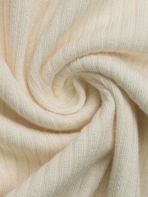 Body moulant à boutons et passepoils