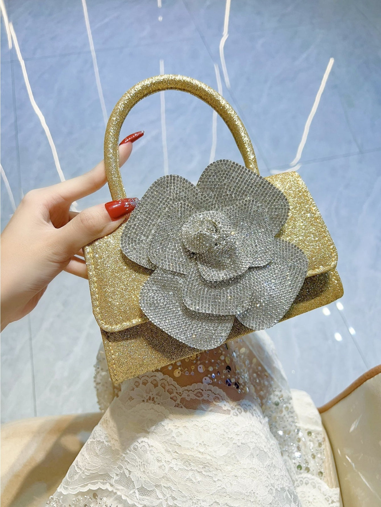 Liber Four Seasons ACC Flower Small Square Bun