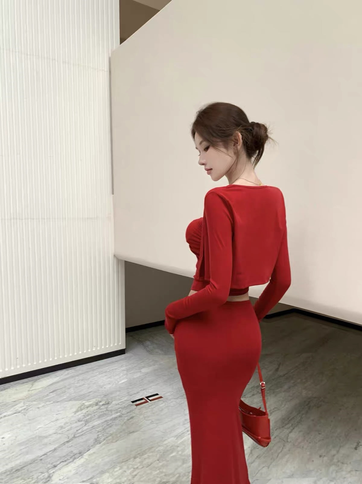 [Three-piece Set Including Bra Pads] Stunning Red Cardigan Camisole Skirt Set