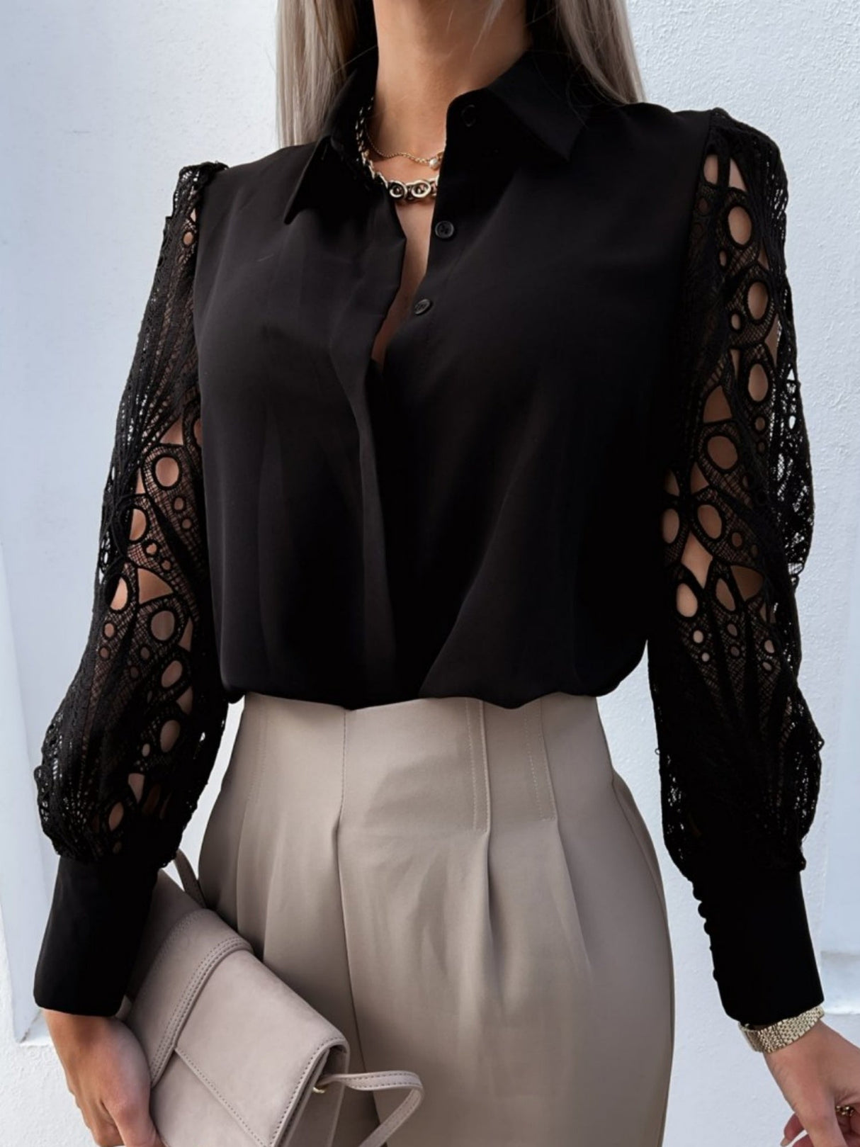 Blusen und Hemden mit Spitzen-Patchwork-Ausschnitt