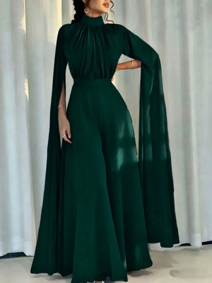 Combinaison-robe de soirée plissée en mousseline à jambes larges avec cape