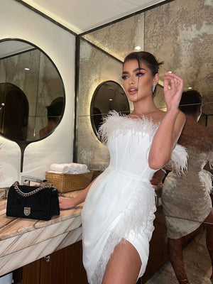 Mini- und kurze Kleider mit Feder-Fischgrätenmuster, figurbetontem Schlitz und hohem Beinschlitz für Partys