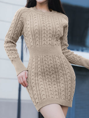 Midikleider aus gedrehtem Garn, die Taille und Hüfte betonen