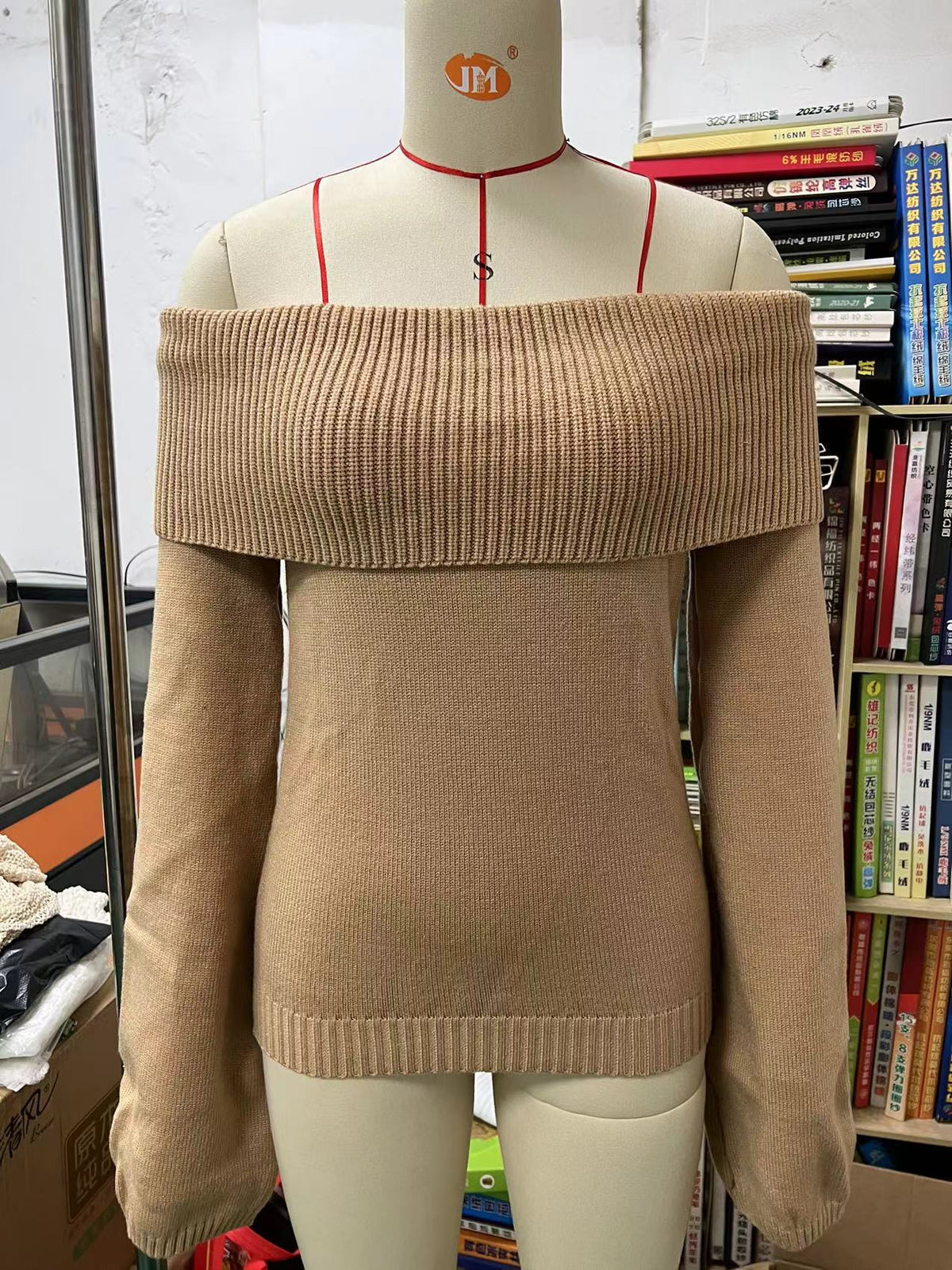 Off-the-shoulder Slim-fit Fashionable Sexy Knitted Long-sleeved Backless Sweater