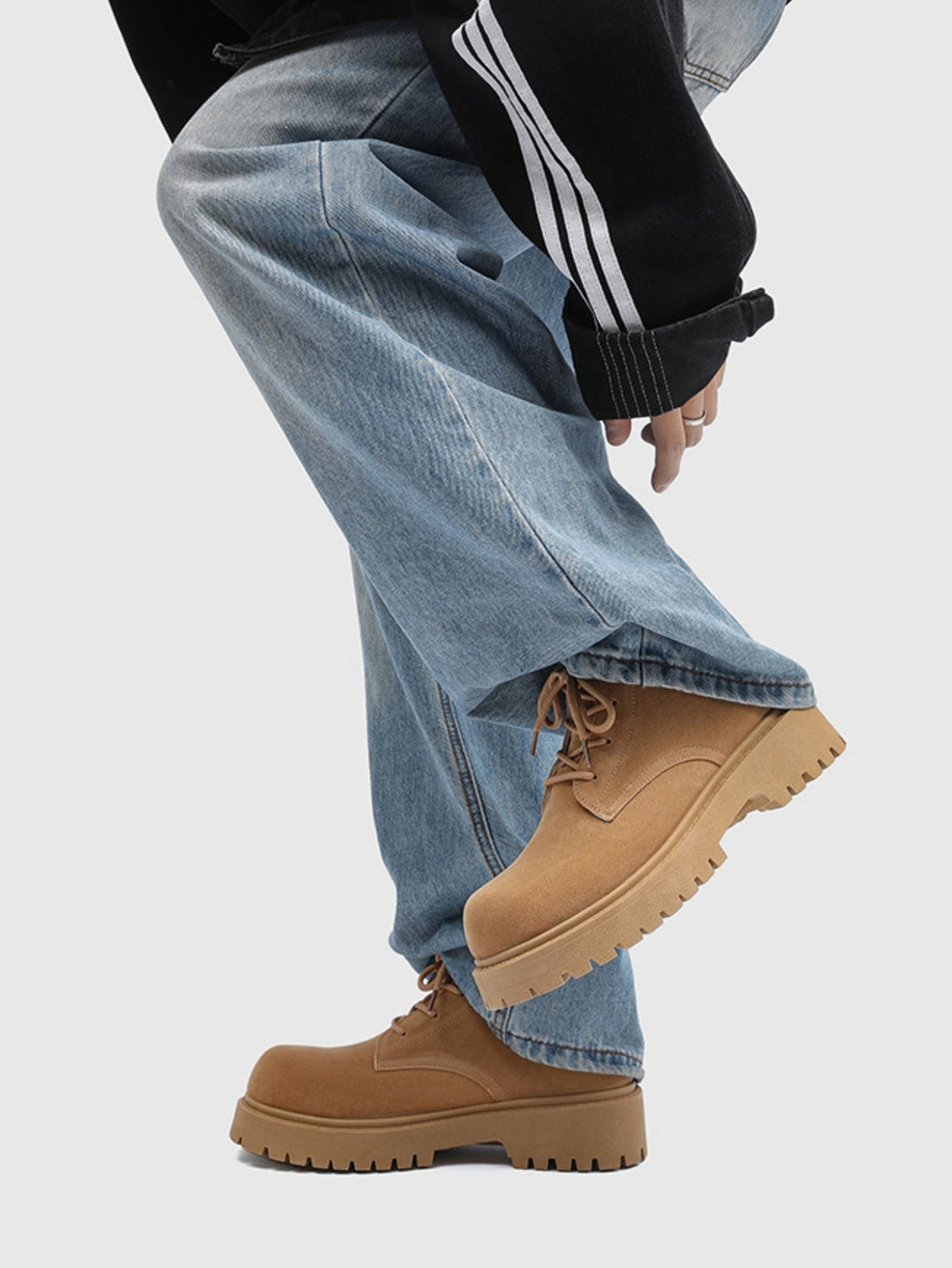 Retro-Martin-Stiefel aus Wildleder in Übergröße