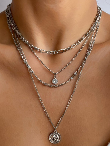 Diamond-encrusted Diamond-shaped Square Alloy Necklace