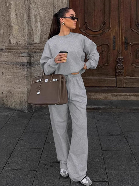 Pullover sweatshirt Gray straight-leg trousers two-piece suit