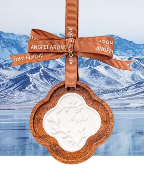 Time traces aromatherapy pendant