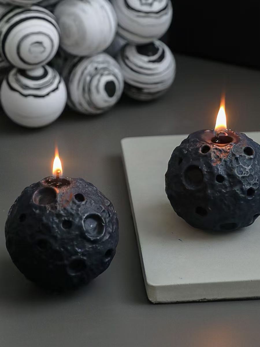 Moon Shaped Scented Candle