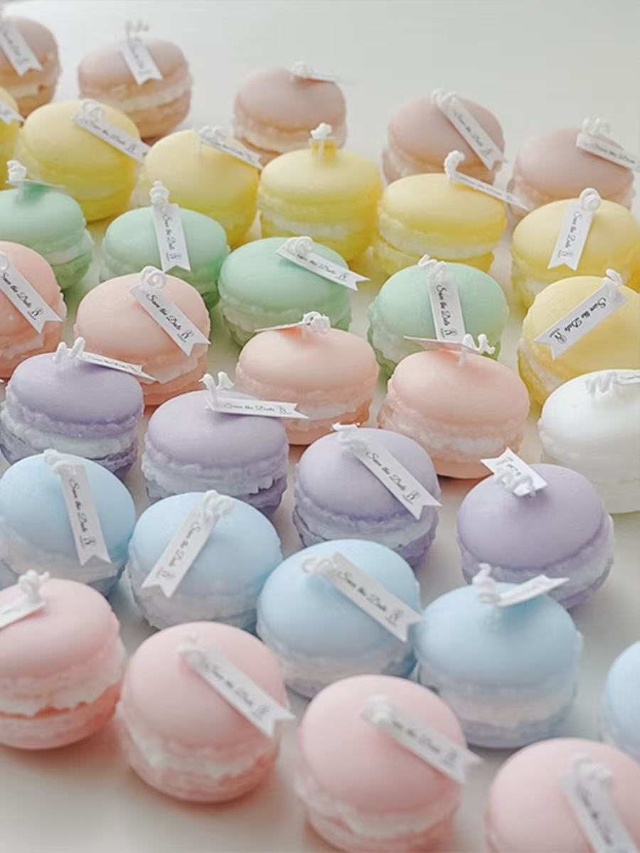 Macaron scented candle