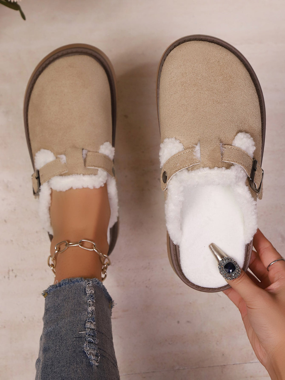 Liber Autumn and winter ladies' velvet lining thick-soled flat shoes