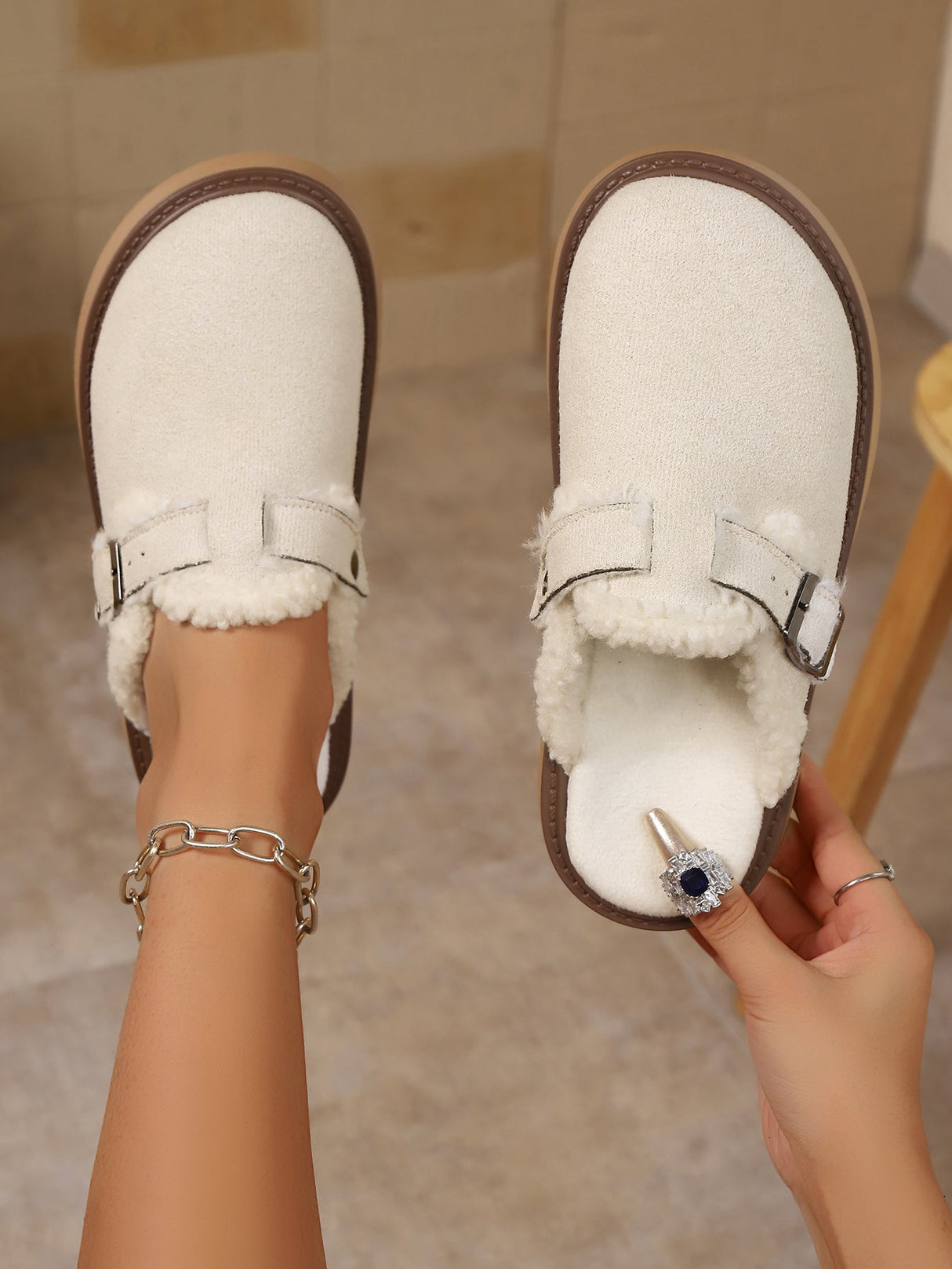 Liber Autumn and winter ladies' velvet lining thick-soled flat shoes