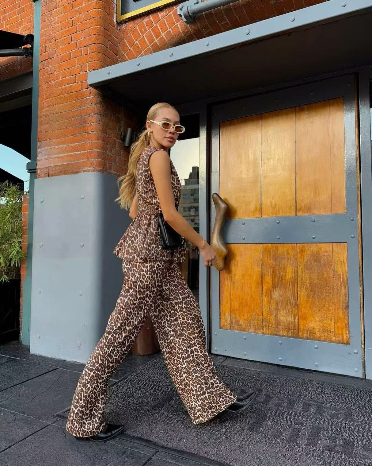 Liber SS Women's Animal Two-Piece Set