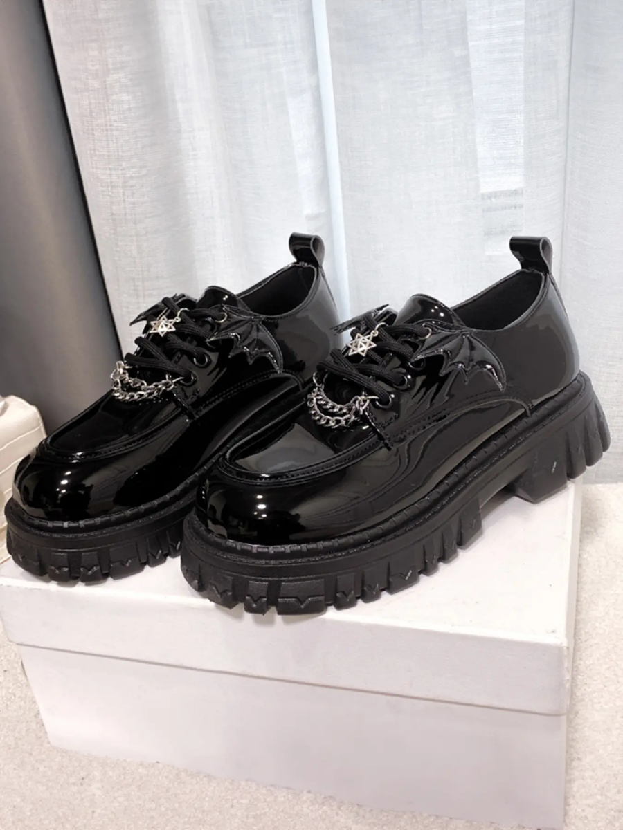 Liber Four Seasons Shoes Metal Chain Bat Wing Flats